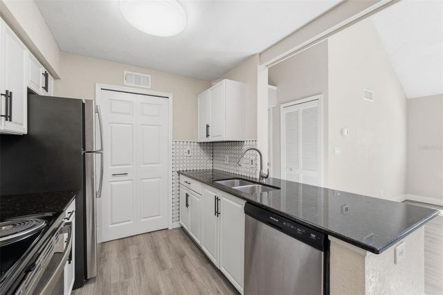 3274 HAVILAND COURT 204, Palm Harbor, FL 34684