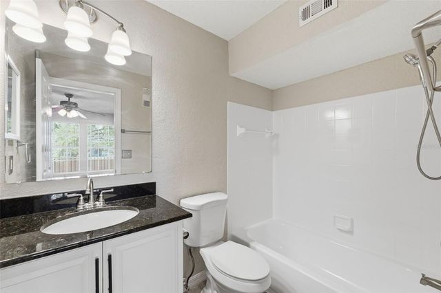 3274 HAVILAND COURT 204, Palm Harbor, FL 34684