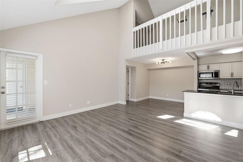 Image 13 of property listing at 3274 HAVILAND COURT 204, Palm Harbor, FL 34684