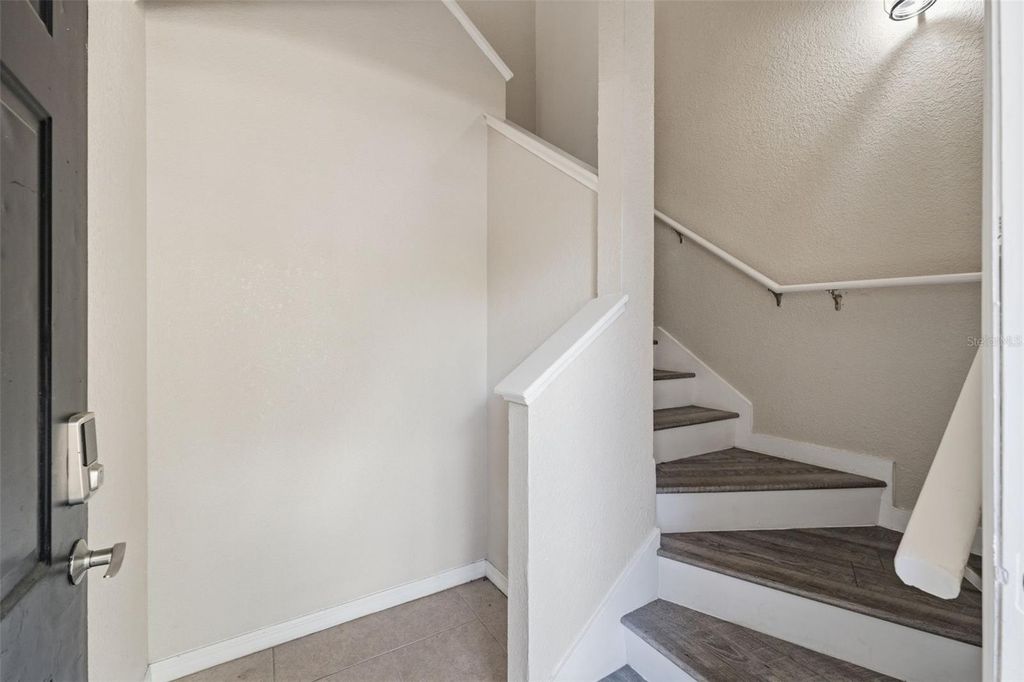 Image 9 of property listing at 3274 HAVILAND COURT 204, Palm Harbor, FL 34684