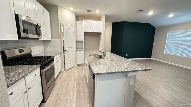 10811 Hernando, Converse, TX 78109