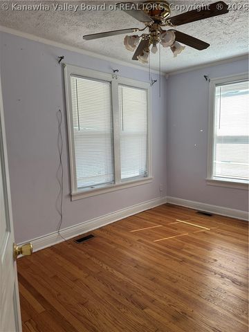 239 10th Avenue, South Charleston, WV 25303