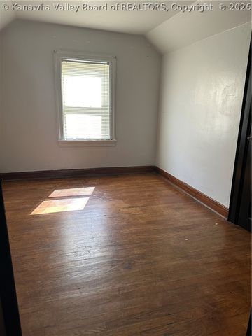 239 10th Avenue, South Charleston, WV 25303