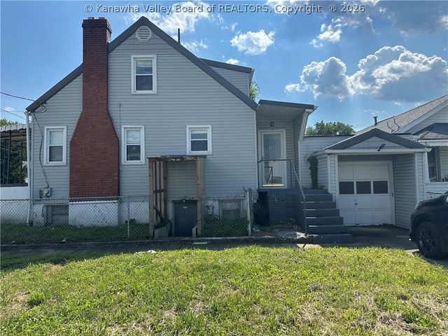 239 10th Avenue, South Charleston, WV 25303