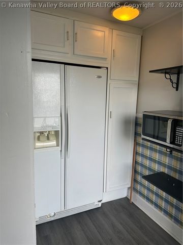 239 10th Avenue, South Charleston, WV 25303