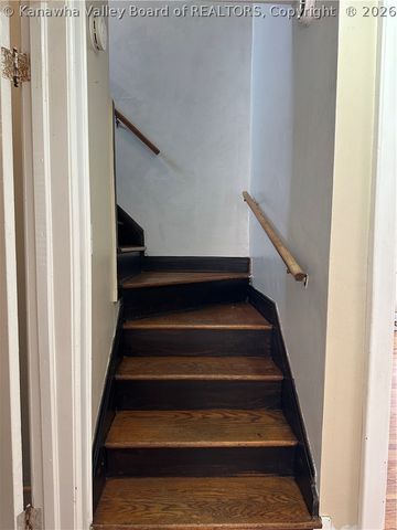 239 10th Avenue, South Charleston, WV 25303