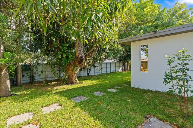 230 SW 29th Ave, Fort Lauderdale, FL 33312
