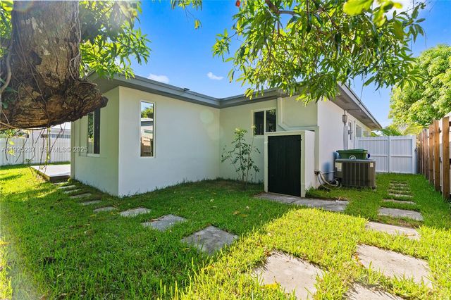 230 SW 29th Ave, Fort Lauderdale, FL 33312