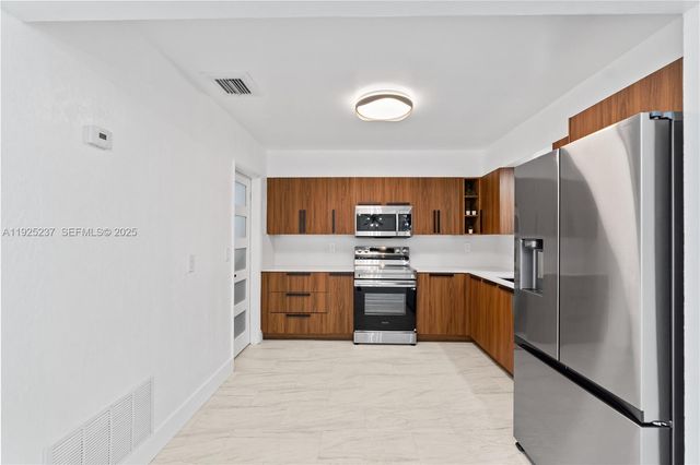 230 SW 29th Ave, Fort Lauderdale, FL 33312