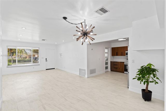 230 SW 29th Ave, Fort Lauderdale, FL 33312