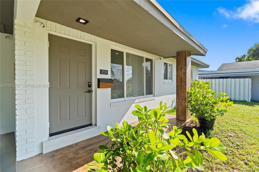 230 SW 29th Ave, Fort Lauderdale, FL 33312