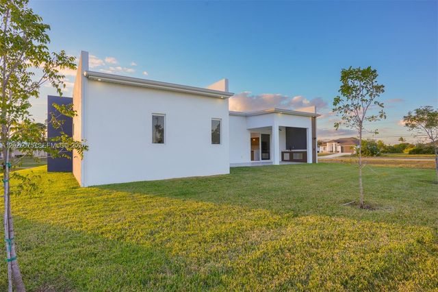 5 SW 26th Place, Cape Coral, FL 33991