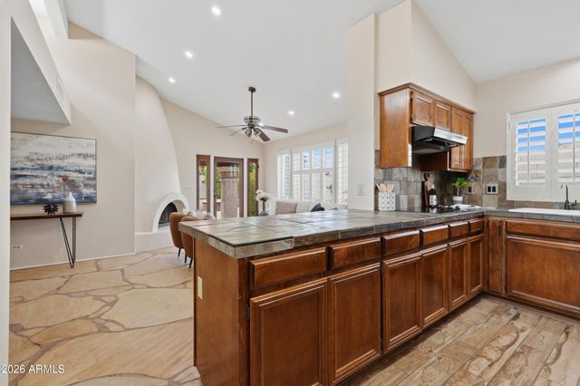 4615 E MONTE Way, Phoenix, AZ 85044
