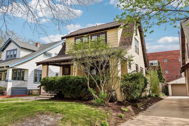 1901 E Elmdale COURT, Shorewood, WI 53211