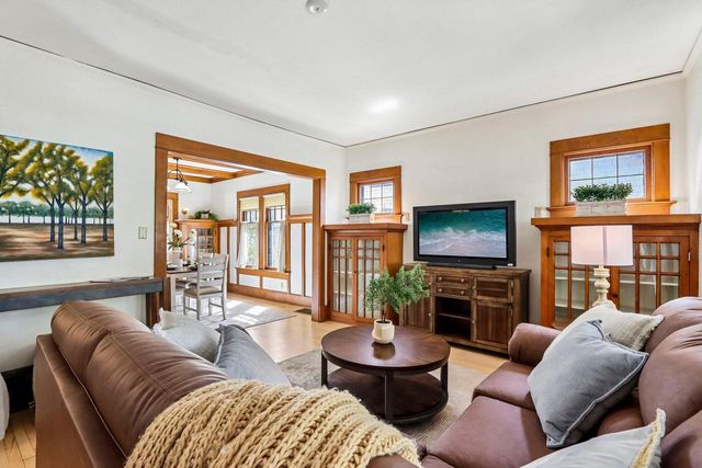 1901 E Elmdale COURT, Shorewood, WI 53211