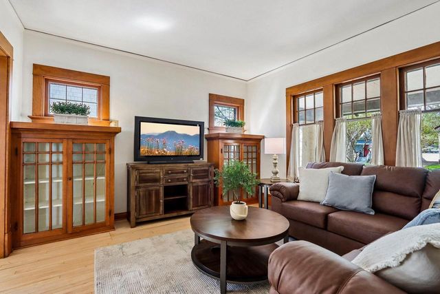 1901 E Elmdale COURT, Shorewood, WI 53211