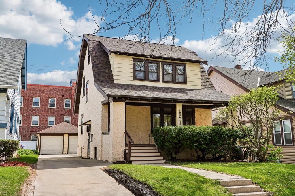 1901 E Elmdale COURT, Shorewood, WI 53211