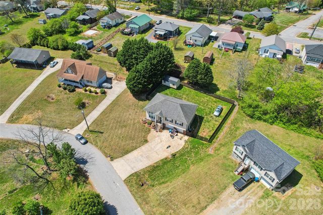 4 Miss Julia Way, Granite Falls, NC 28630
