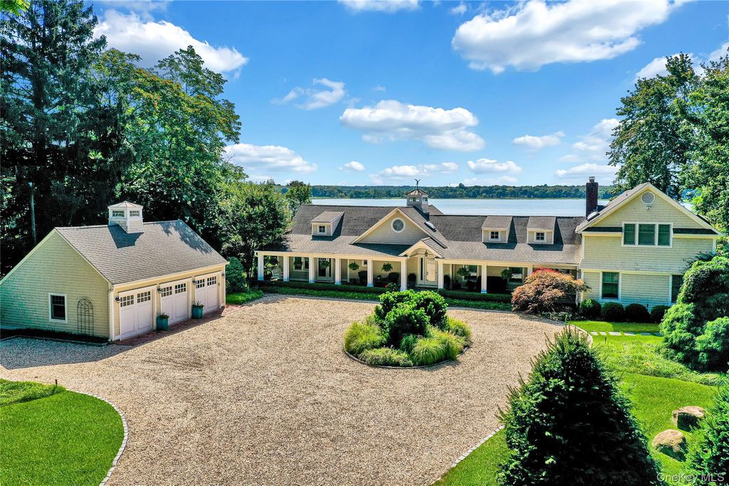 111 Old Field Road, Setauket, NY 11733