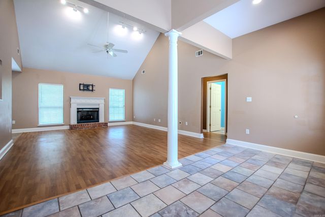 15 Windamere, Ward, AR 72176