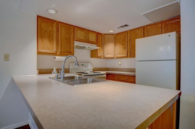 3301 Monroe Street NE L 121, Albuquerque, NM 87110