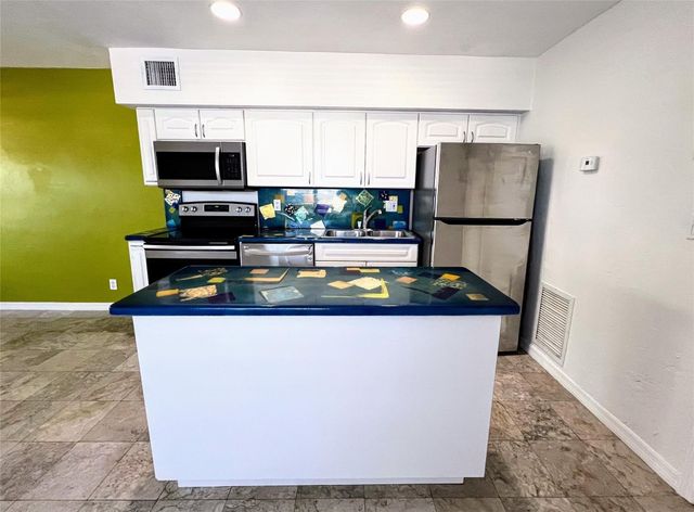 758 NE 13th Court 1, Fort Lauderdale, FL 33304