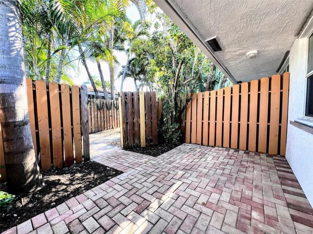 758 NE 13th Court 1, Fort Lauderdale, FL 33304