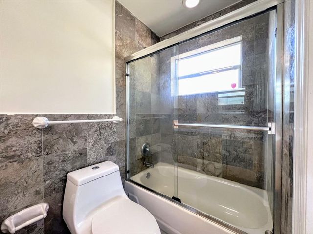 758 NE 13th Court 1, Fort Lauderdale, FL 33304