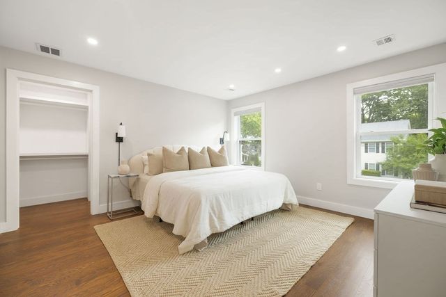 27 Connecticut Ave, Natick, MA 01760