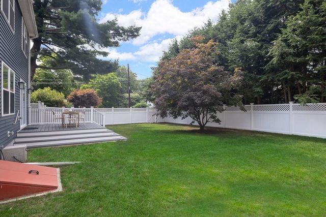 27 Connecticut Ave, Natick, MA 01760