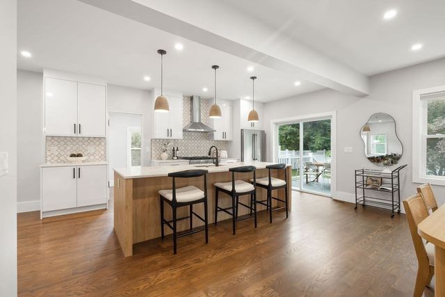 27 Connecticut Ave, Natick, MA 01760