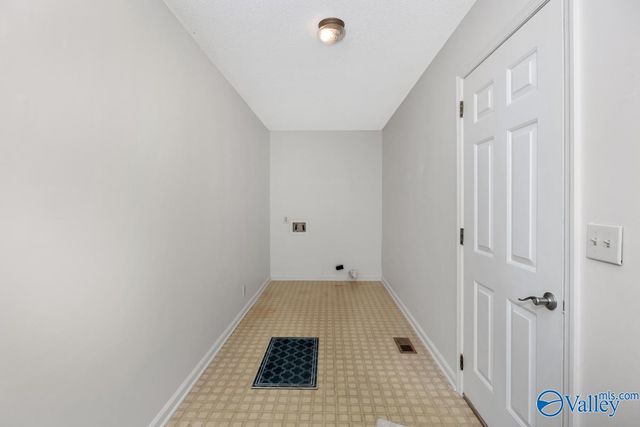 2134 Ready Section Road, Toney, AL 35773