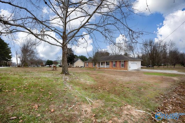2134 Ready Section Road, Toney, AL 35773