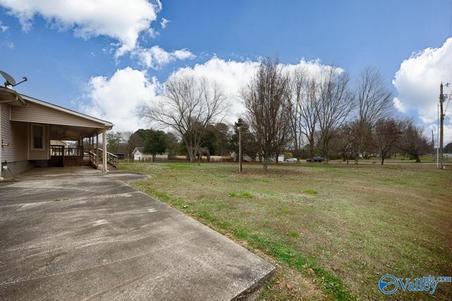2134 Ready Section Road, Toney, AL 35773