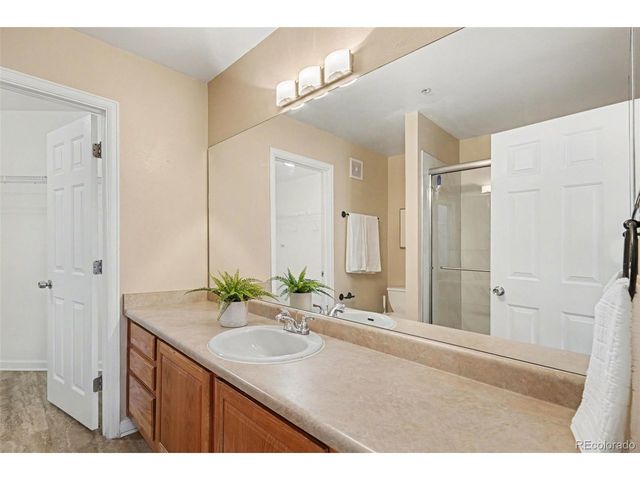 12304 W Cross Dr 201, Littleton, CO 80127