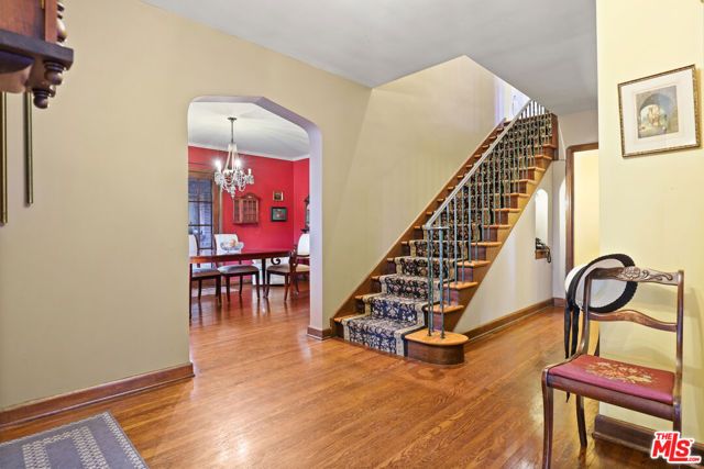 1242 N Isabel Street, Glendale, CA 91207