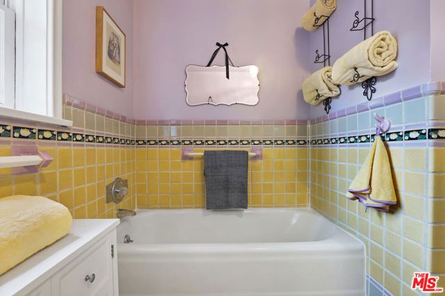 1242 N Isabel Street, Glendale, CA 91207