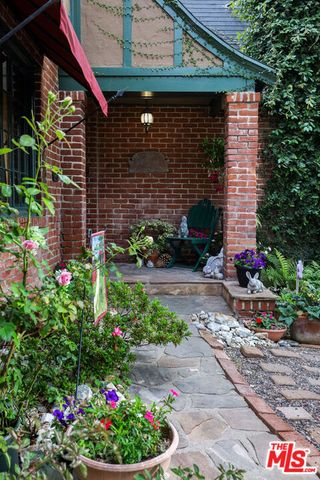 1242 N Isabel Street, Glendale, CA 91207