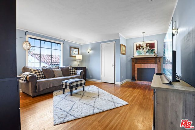 1242 N Isabel Street, Glendale, CA 91207