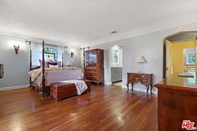 1242 N Isabel Street, Glendale, CA 91207