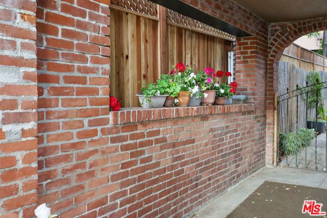 1242 N Isabel Street, Glendale, CA 91207