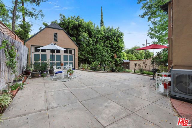 1242 N Isabel Street, Glendale, CA 91207