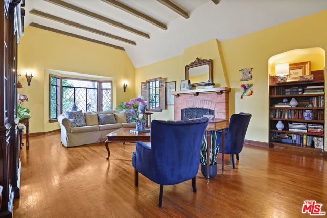 1242 N Isabel Street, Glendale, CA 91207