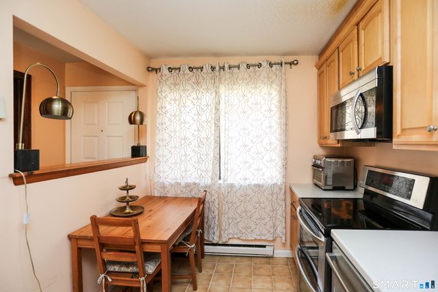 19 Woodway Road 16, Stamford, CT 06907