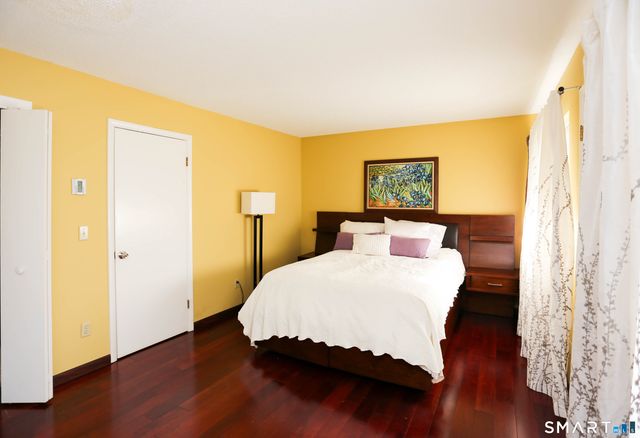 19 Woodway Road 16, Stamford, CT 06907