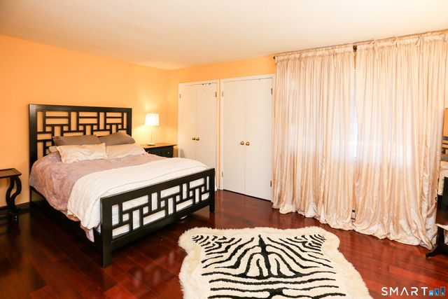 19 Woodway Road 16, Stamford, CT 06907