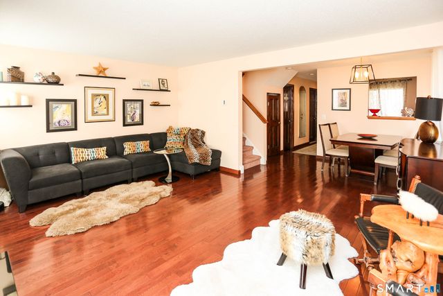 19 Woodway Road 16, Stamford, CT 06907