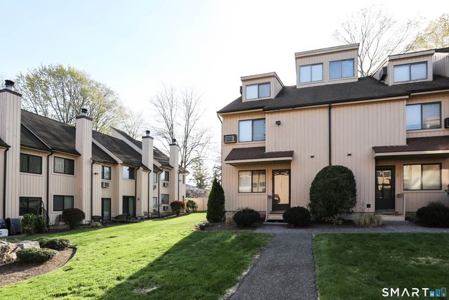 19 Woodway Road 16, Stamford, CT 06907