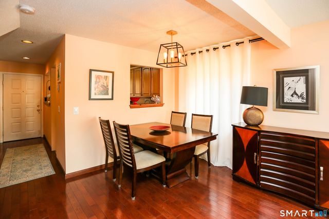 19 Woodway Road 16, Stamford, CT 06907