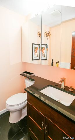 19 Woodway Road 16, Stamford, CT 06907